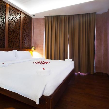 Almond Hotel Bassac River Phnom Penh Ngoại thất bức ảnh