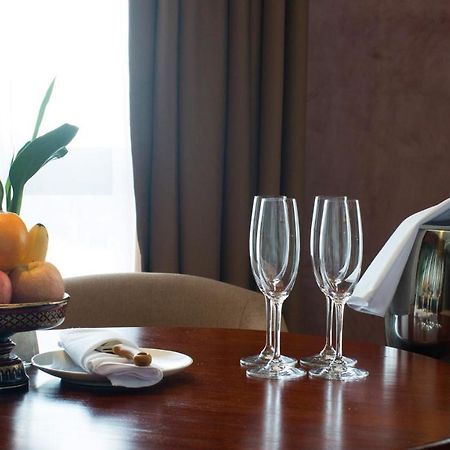 Almond Hotel Bassac River Phnom Penh Ngoại thất bức ảnh
