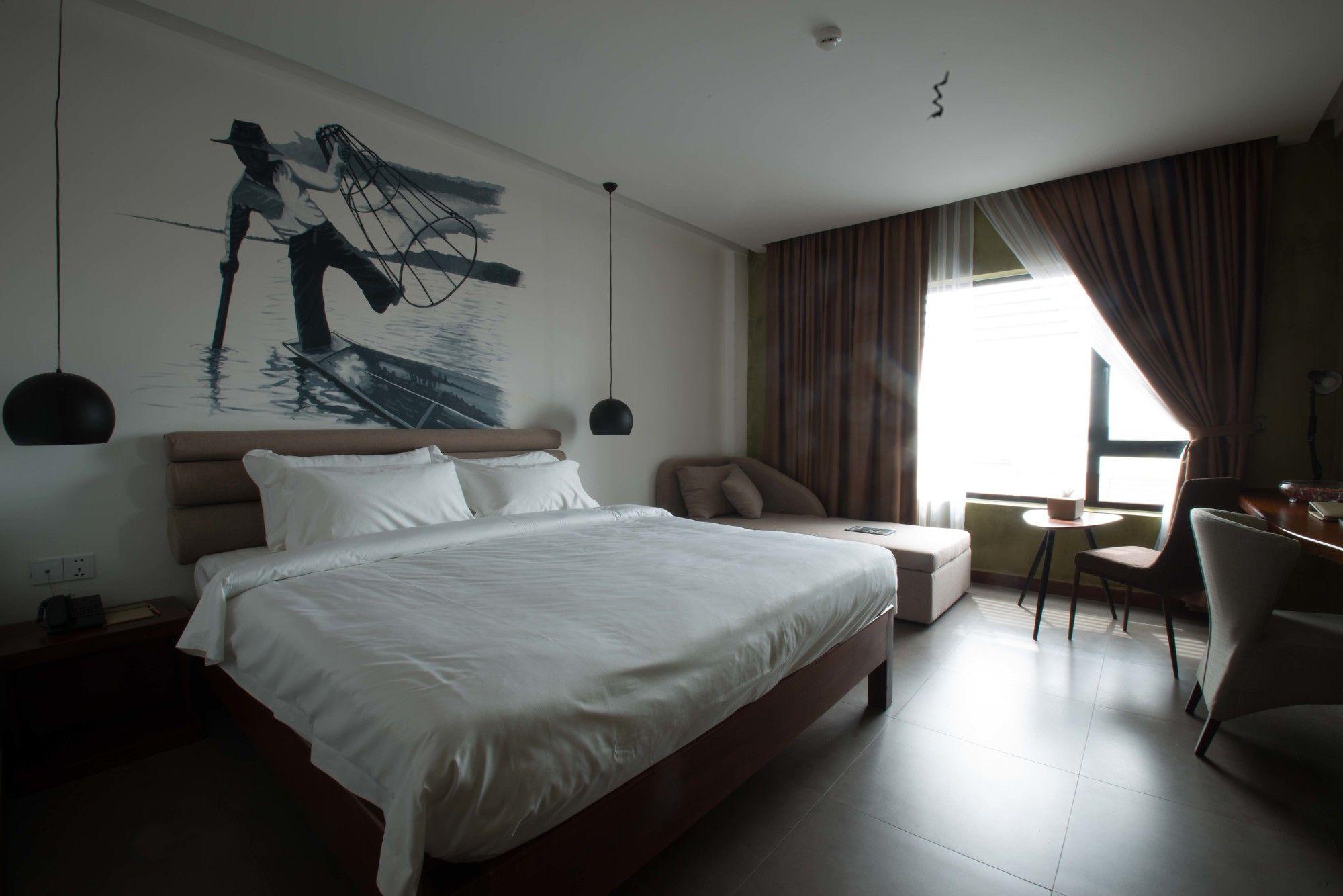 Almond Hotel Bassac River Phnom Penh Ngoại thất bức ảnh