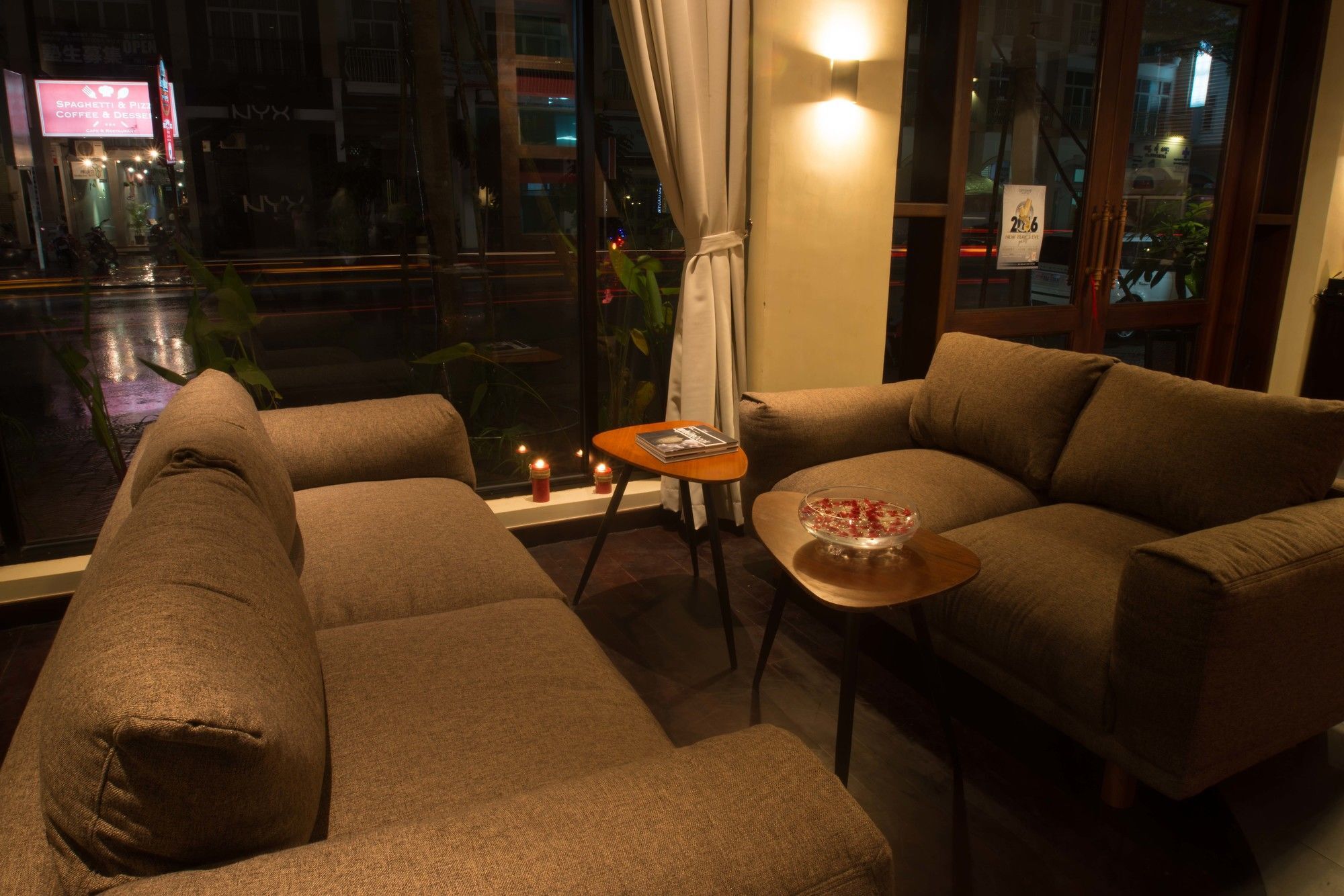 Almond Hotel Bassac River Phnom Penh Ngoại thất bức ảnh
