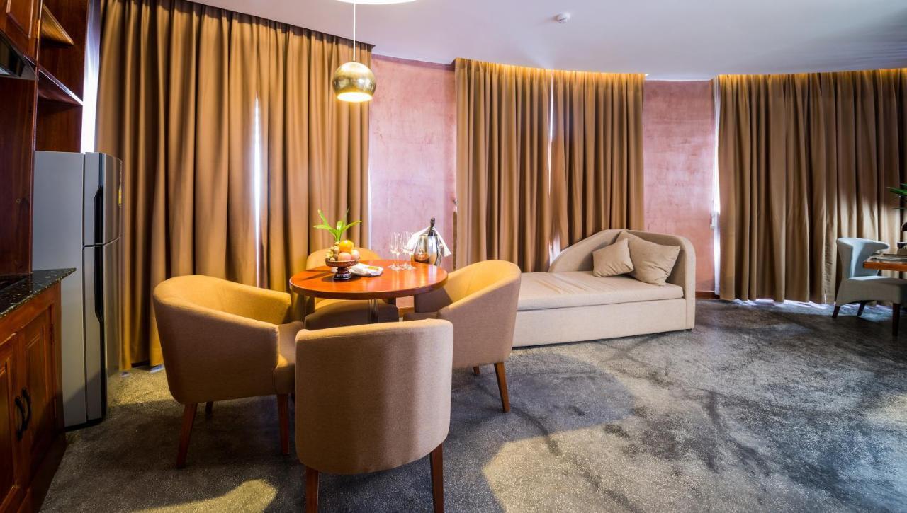 Almond Hotel Bassac River Phnom Penh Ngoại thất bức ảnh