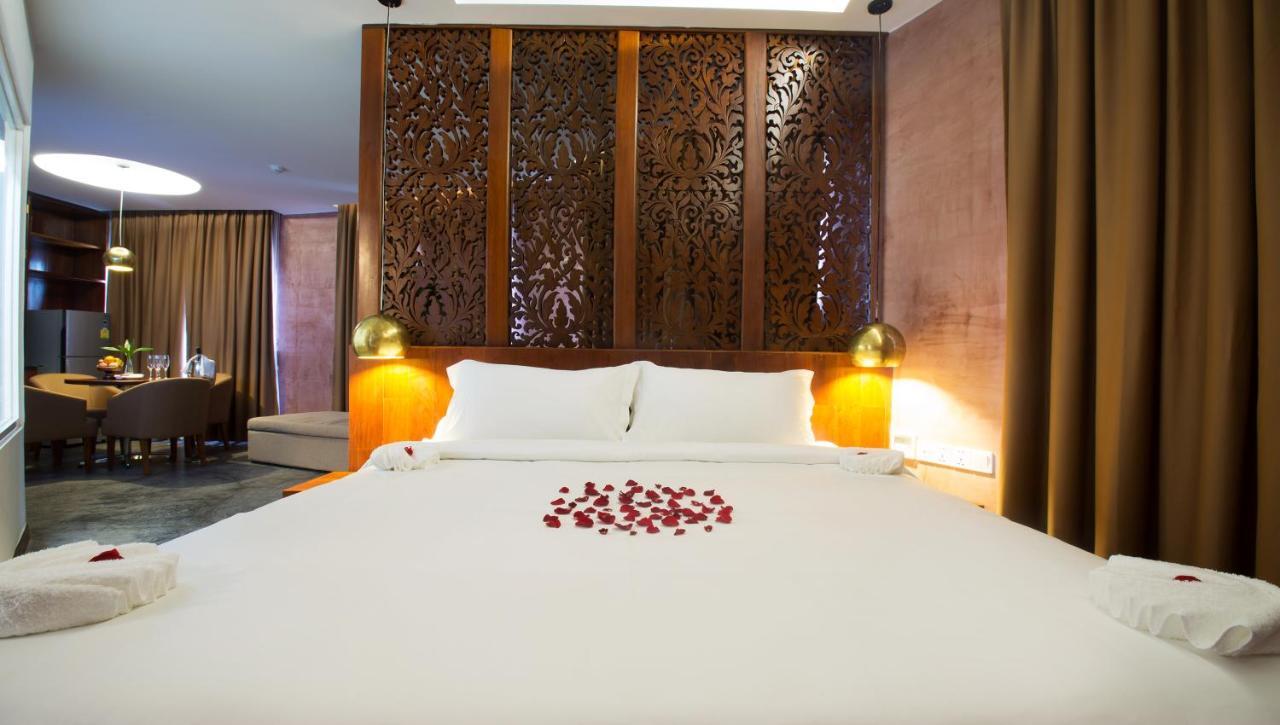 Almond Hotel Bassac River Phnom Penh Ngoại thất bức ảnh