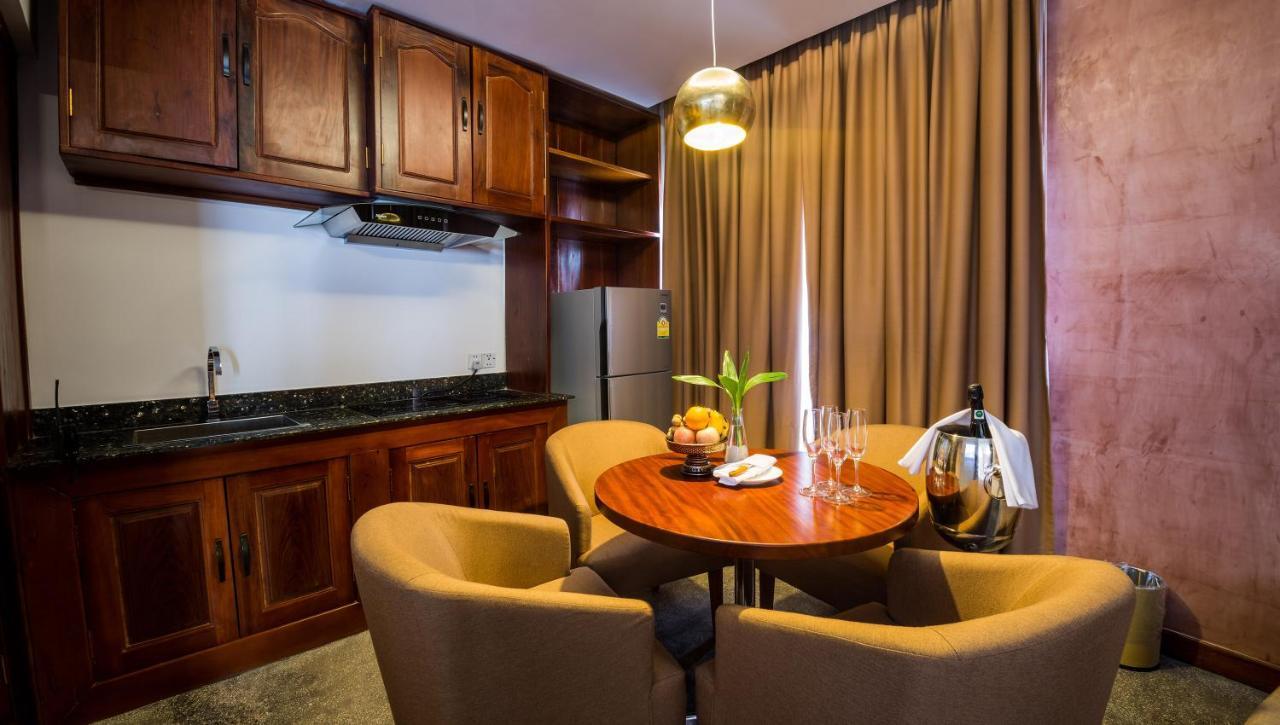 Almond Hotel Bassac River Phnom Penh Ngoại thất bức ảnh