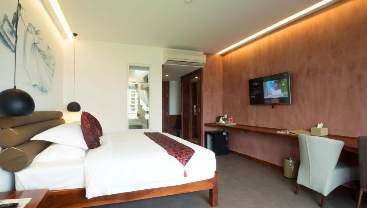 Almond Hotel Bassac River Phnom Penh Ngoại thất bức ảnh