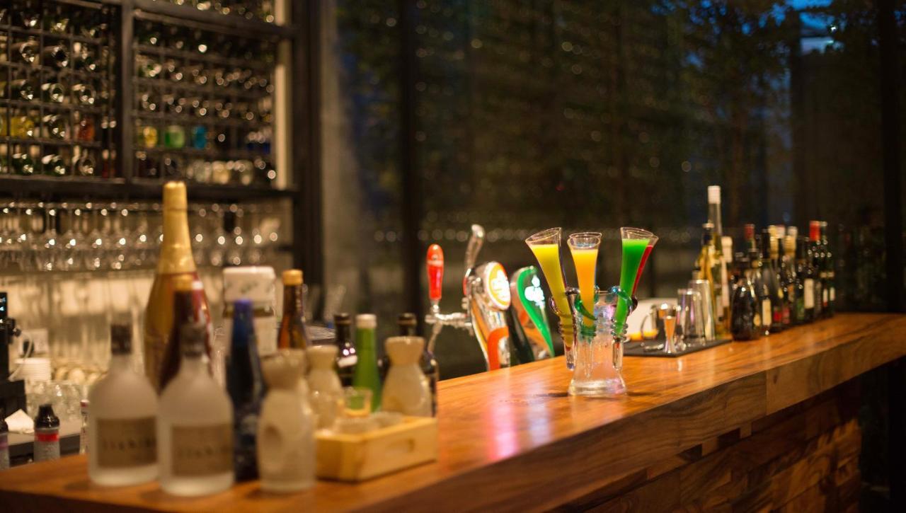 Almond Hotel Bassac River Phnom Penh Ngoại thất bức ảnh