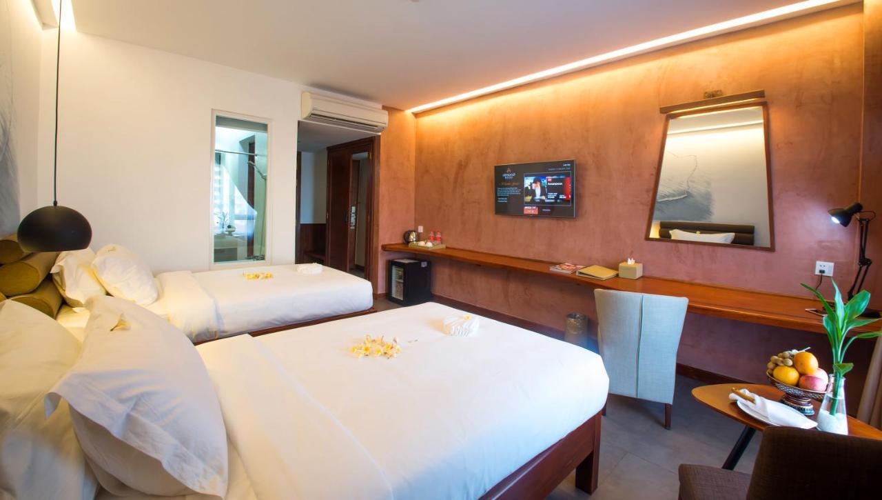 Almond Hotel Bassac River Phnom Penh Ngoại thất bức ảnh