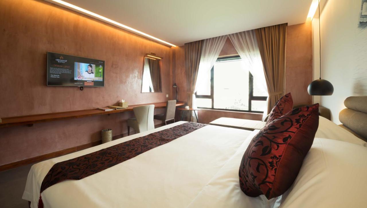 Almond Hotel Bassac River Phnom Penh Ngoại thất bức ảnh