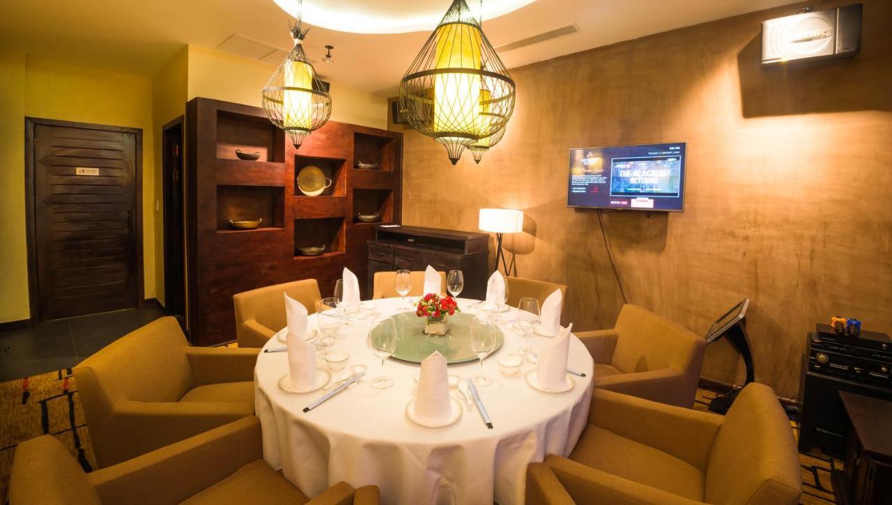 Almond Hotel Bassac River Phnom Penh Ngoại thất bức ảnh