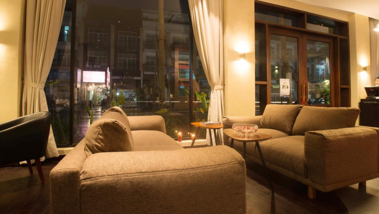 Almond Hotel Bassac River Phnom Penh Ngoại thất bức ảnh